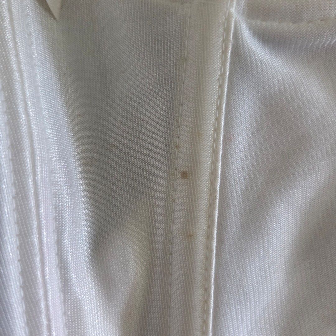 Cropped White Corset (Category: Undergarments & Loungewear) located in Quezon City. Submitted by anirbash (Listing ID 1453113146, Image 2). Description: Under Cover Carson, California White Corset Size 32A has stains - Shipping is shouldered by buyer - Location: Tomas Morato, QC - BPI or Gcash Payment - Meet up or shipping via Lalamove/J&t/Grab/Angkas.