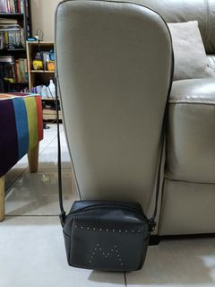 (Category: ) located in . Submitted by vivien2085 (Listing ID 1453224111, Image 1). Description: .