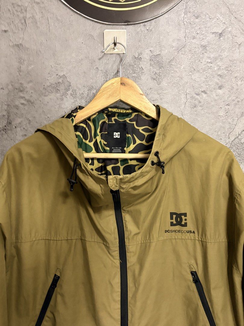 DC Windbreaker Jacket (Category: Coats, Jackets and Outerwear) located in Imus. Submitted by noblefish.b1bfd2 (Listing ID 1453189817, Image 3). Description: XXL 26x32.