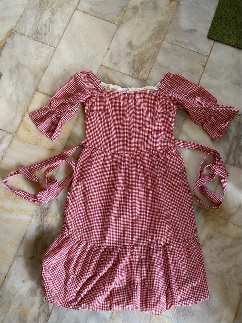 decluttering sale!! (Category: Dresses) located in Ramos. Submitted by ciaciadeclutters (Listing ID 1453147254, Image 1). Description: .