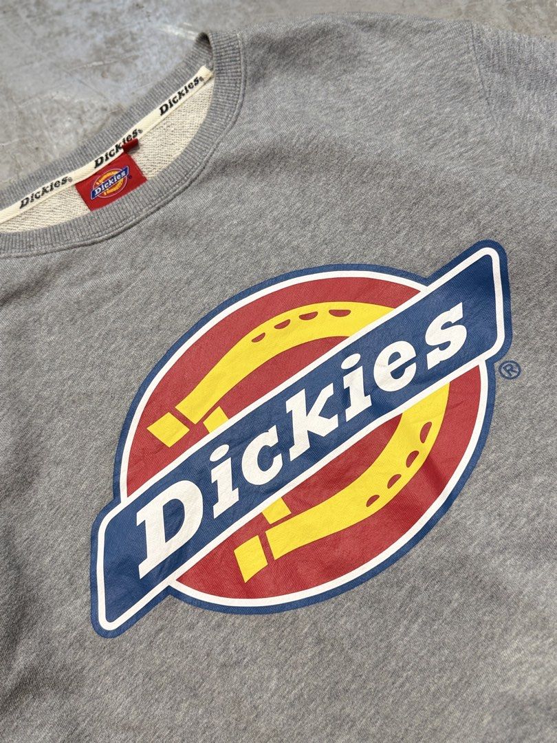 Dickies Oversized Horseshoe Logo Crewneck Sweatshirt (Category: Coats, Jackets and Outerwear) located in Manila. Submitted by blackhearted28 (Listing ID 1453219345, Image 3). Description: Dickies Oversized Horseshoe Logo Crewneck Sweatshirt 23 x 26 .