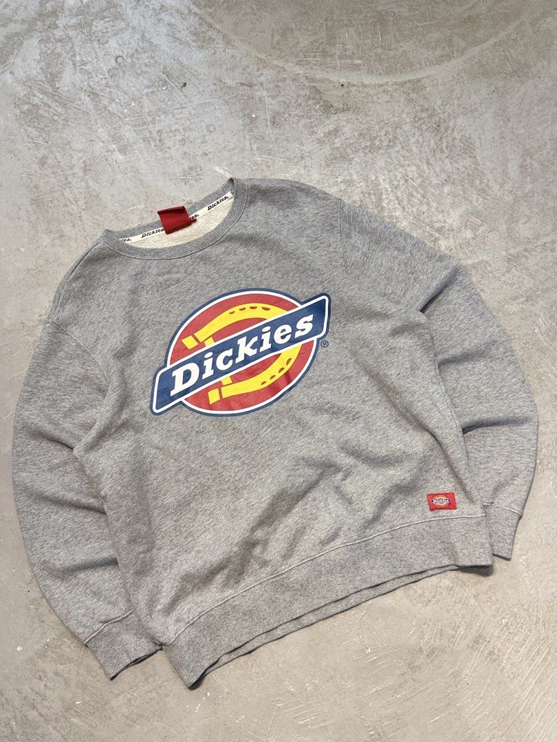 Dickies Oversized Horseshoe Logo Crewneck Sweatshirt (Category: Coats, Jackets and Outerwear) located in Manila. Submitted by blackhearted28 (Listing ID 1453219345, Image 1). Description: Dickies Oversized Horseshoe Logo Crewneck Sweatshirt 23 x 26 .