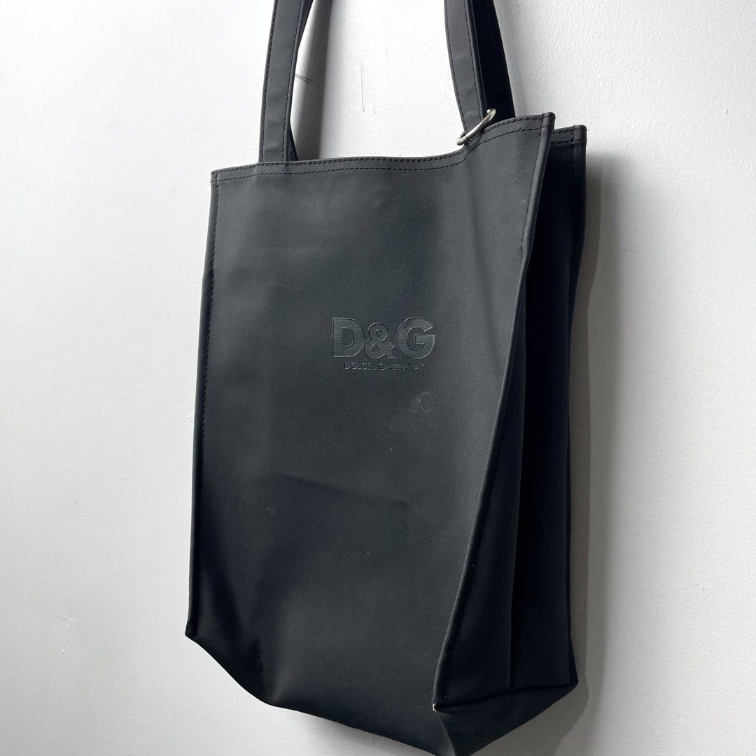 Dolce & Gabbana D&G PVC Shopper Tote (Category: Tote Bags) located in Baguio. Submitted by metro_studio (Listing ID 1453086515, Image 2). Description: In Great Condition.