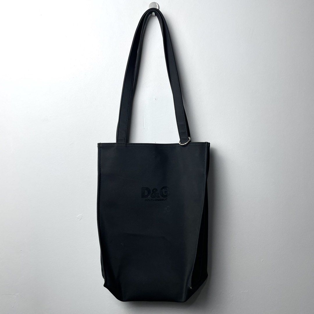 Dolce & Gabbana D&G PVC Shopper Tote (Category: Tote Bags) located in Baguio. Submitted by metro_studio (Listing ID 1453086515, Image 1). Description: In Great Condition.