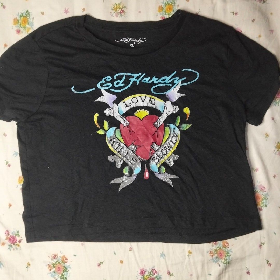 Ed Hardy Crop T-shirt (Category: Shirts) located in Villasis. Submitted by maibean_ (Listing ID 1453140017, Image 1). Description: Ed Hardy Crop T-shirt size: xl on tag but fits xs-s issue: crack prints.