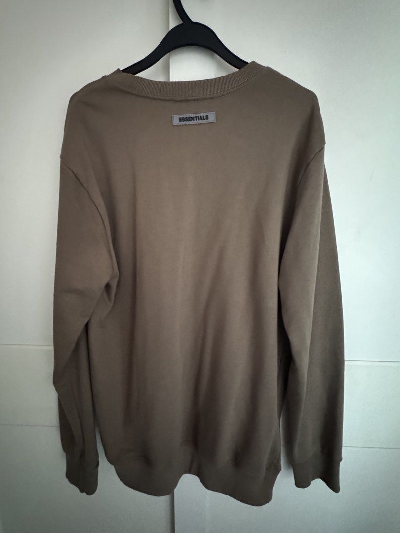 Essentials (Category: Hoodies) located in Singapore. Submitted by youngwind.3dff77 (Listing ID 1453106978, Image 3). Description: Clearing .