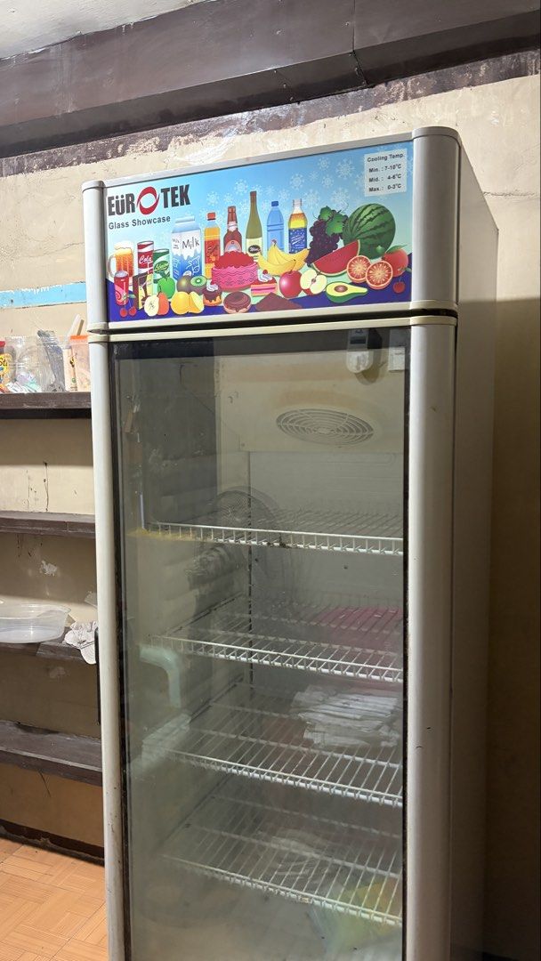 Eurotek Glass Showcase Display Fridge (Category: Refrigerators and Freezers) located in Baliuag. Submitted by mittyelj.1 (Listing ID 1453101208, Image 2). Description: - Eurotek Glass Showcase Fridge - Ideal for drinks and snacks - Cooling temperature: 0-3°C - Multiple shelves for ample storage - Perfect for shops and convenience stores - In excellent working condition Location: Baliwag, Bulacan Negotiable.