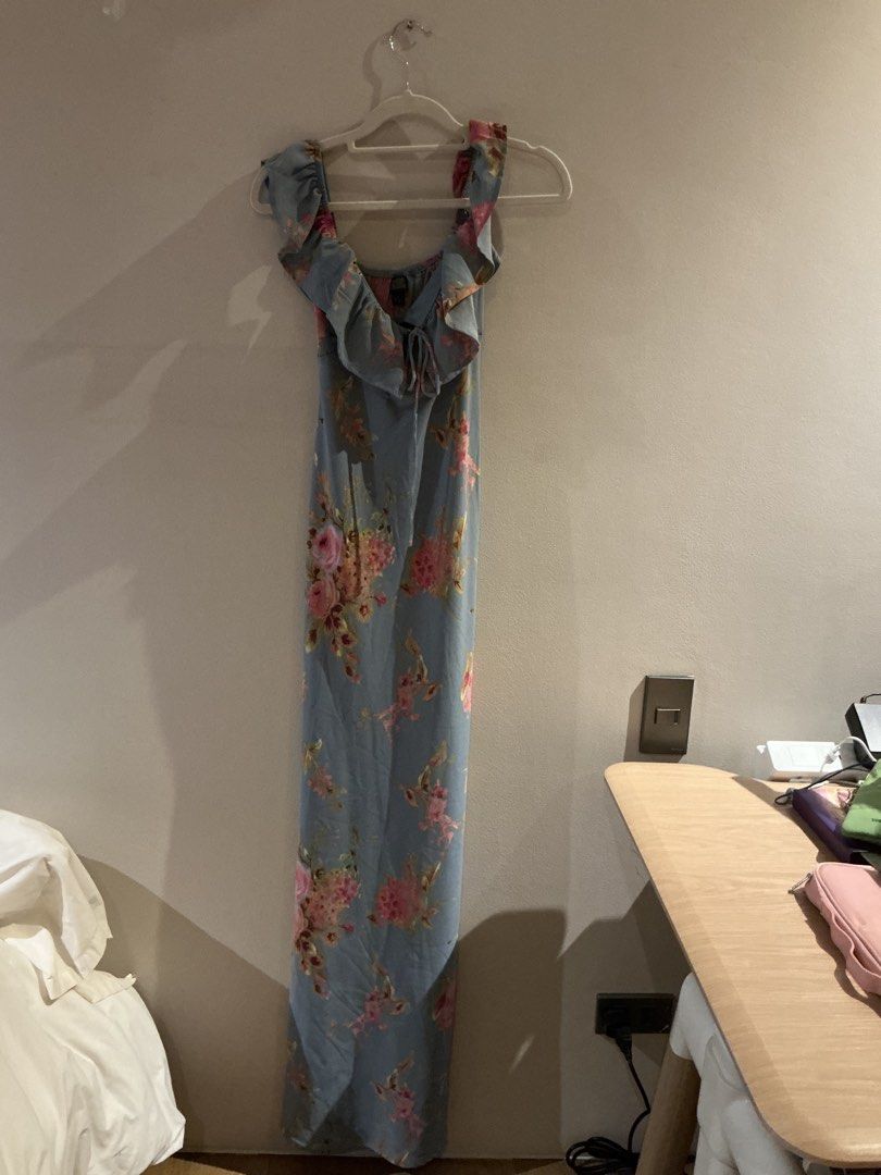 Floral blue dress (Category: Evening dresses & gowns) located in Manila. Submitted by valknosis (Listing ID 1453099178, Image 2). Description: Prices are negotiable 💕 GCASH PAYMENT ❄️ SF covered by buyer ❄️.
