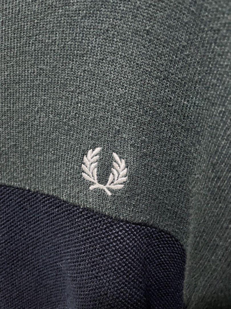 Fred Perry Knitted Crew Neck Sweater (Category: Coats, Jackets and Outerwear) located in Santa Rosa. Submitted by rockitlee (Listing ID 1453150840, Image 3). Description: Barely Used. No Issues. Condition: 10/10 RFS: decluttering.