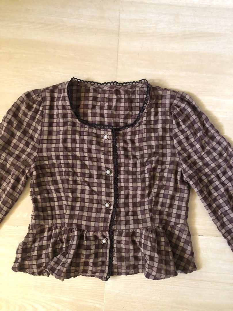 Gingham longsleeve top (Category: Others Tops) located in Urdaneta. Submitted by byells (Listing ID 1442752526, Image 2). Description: Xs - small No issue .