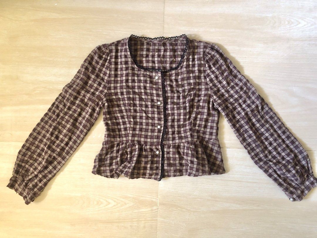 Gingham longsleeve top (Category: Others Tops) located in Urdaneta. Submitted by byells (Listing ID 1442752526, Image 1). Description: Xs - small No issue .