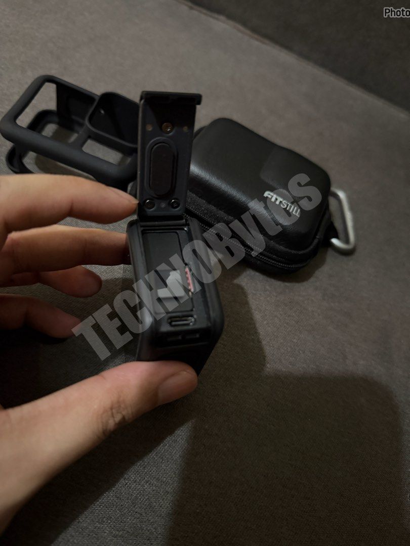 GoPro Hero 13 (Category: Video Cameras) located in Pasig City. Submitted by technobytes (Listing ID 1453220382, Image 3). Description: • Black • 99% smooth • Good as new • No hidden issue • With screen protector installed, 128GB sd card, and case.