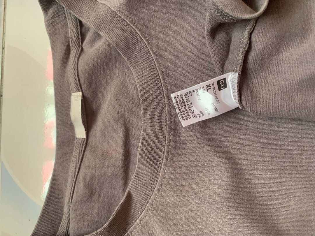 GU Oversized Pocket T-Shirt XL (Category: Tshirts & Polo Shirts ) located in Calamba. Submitted by glennkun192535 (Listing ID 1453193546, Image 2). Description: - Brand: GU - Color: Grey - Style: Oversized Pocket Tee - Size: XL - Material: 100% Cotton - Features: Simple, comfortable basic - Best for: Everyday wear - Condition: Please check photos for details.