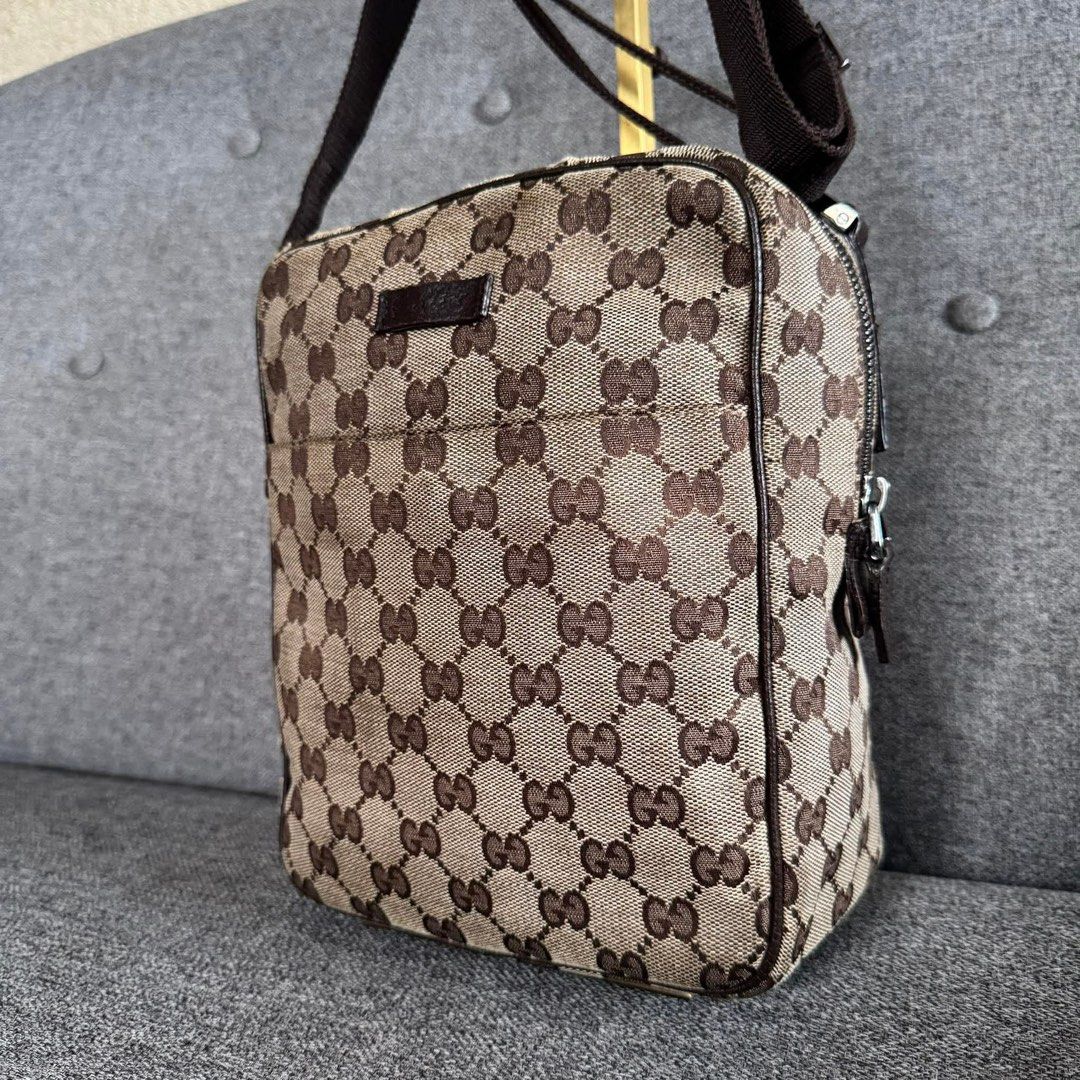Gucci GG Monogram Canvas Crossbody Bag (Category: Luxury Bags & Wallets) located in Madrid. Submitted by jhunaceee (Listing ID 1453181145, Image 3). Description: - Authentic Gucci Crossbody Bag May issue rubs Di masyado kita Bag only.