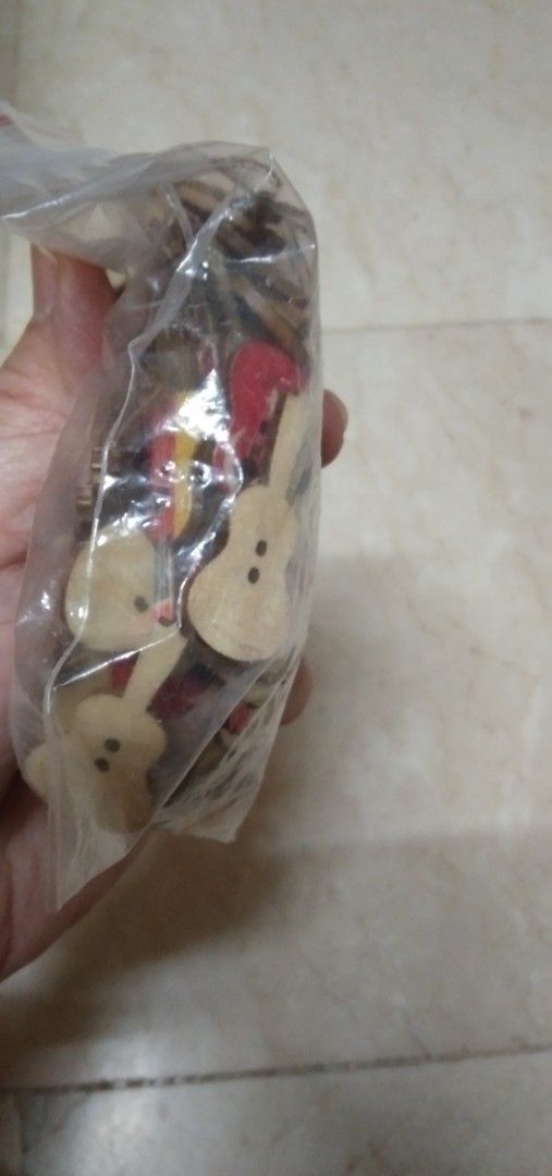 Guitars button set (Category: Musical Instruments) located in Quezon City. Submitted by eidorableshop (Listing ID 1453199798, Image 1). Description: .