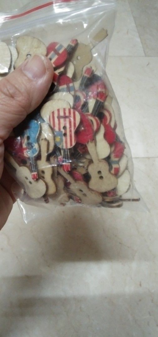 Guitars button set (Category: Musical Instruments) located in Quezon City. Submitted by eidorableshop (Listing ID 1453199798, Image 3). Description: .