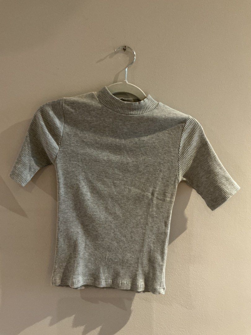 High neck sleeved gray top (S/XS) (Category: Shirts) located in Manila. Submitted by valknosis (Listing ID 1453098905, Image 1). Description: Prices are negotiable 💕 GCASH PAYMENT ❄️ SF covered by buyer ❄️.