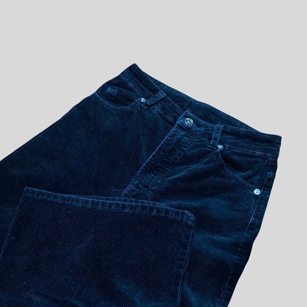 H&M Corduroy Black Pants (Category: Jeans) located in Marikina City. Submitted by ike.closet (Listing ID 1453123132, Image 2). Description: Waistline: 24 Inch.