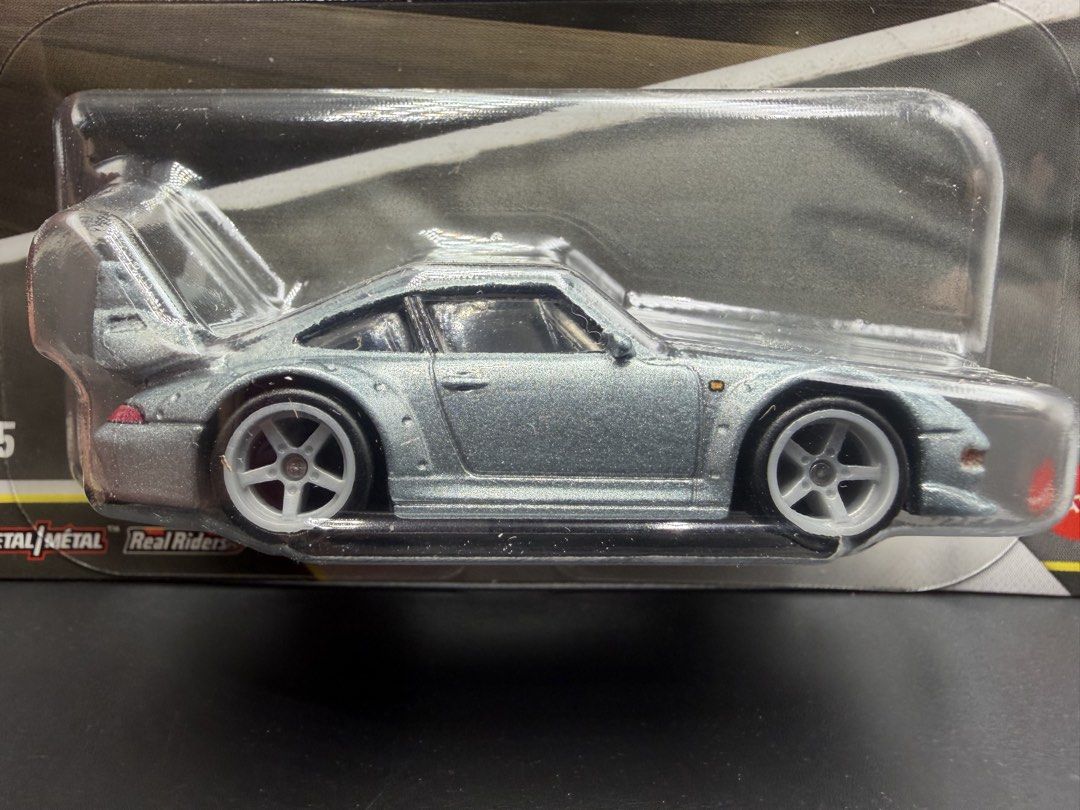 Hotwheels Premium Modern Classics Porsche 993 with protector (Category: Vehicle & Diecast Models) located in Mandaluyong City. Submitted by karldfinds (Listing ID 1453235058, Image 3). Description: With protector Location: Mandaluyong Meet-ups can be arranged - Shangrila Mall Shipping c/o Buyer MOP: BPI, Maya, GCash Feel free to check my other listings..