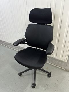 (Category: ) located in . Submitted by office.chair.seller (Listing ID 1453120308, Image 1). Description: .