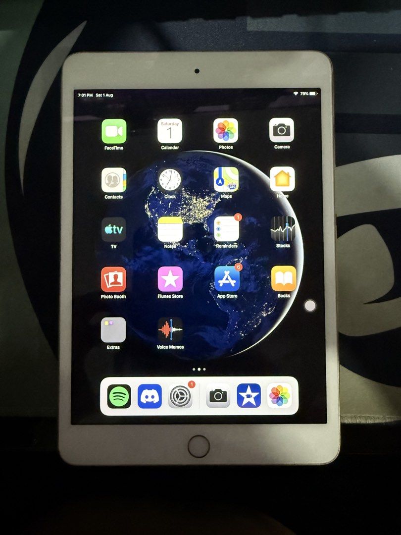 Ipad Mini 3 64gb (Category: iPad) located in Manila. Submitted by penguinnyx (Listing ID 1453161344, Image 1). Description: - iPad Mini 3 (price is negotiable if sure buyer) - 64GB - Gold - I will give you a new lightning cable and adapter (cable is original, adapter just anker) - have minor dents on the sides - Meetup available at Robinsons Otis, Manila.