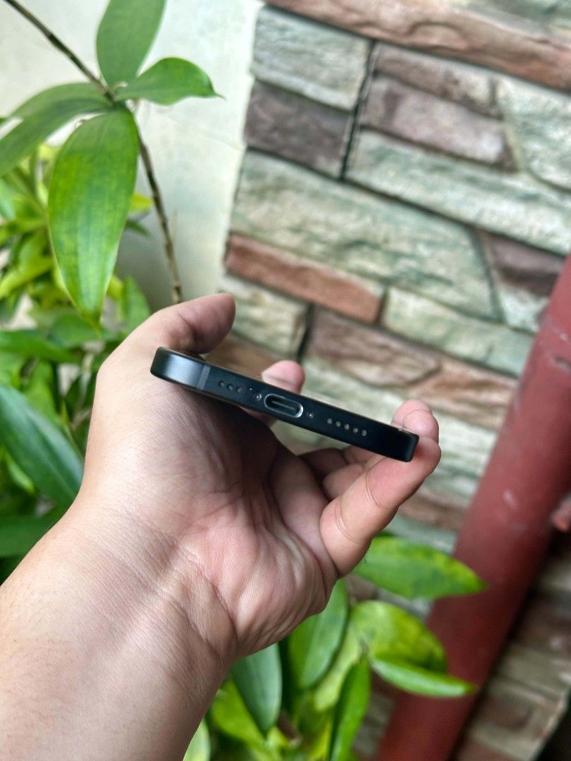 IPHONE 15 (Category: iPhone 11 Series) located in Marikina City. Submitted by johnlegend99 (Listing ID 1453137736, Image 3). Description: Iphone 15, UNIT and case only, Zp/a 79% BH 128gb any sim.