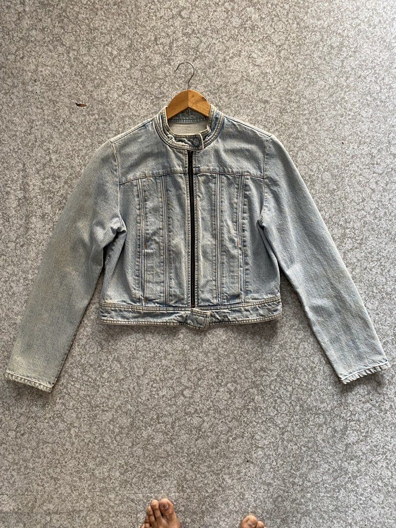 Jacket GAP (Category: Activewear) located in Kamunting. Submitted by pendosa.hina (Listing ID 1453134231, Image 1). Description: Gap made in hongkong Bole refer gambar Harga tak termasuk postage Wassap 012-5356527.