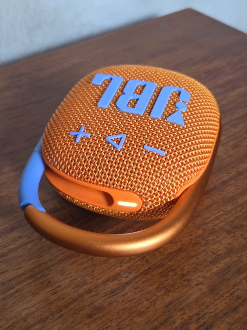 JBL Clip 4 (Category: Portable Audio Accessories) located in Pasig City. Submitted by ge_borro (Listing ID 1453062222, Image 2). Description: New Old Stock in Box Genuine JBL bought from SM Store In working condition, only issue rubber decorations are peeling off.