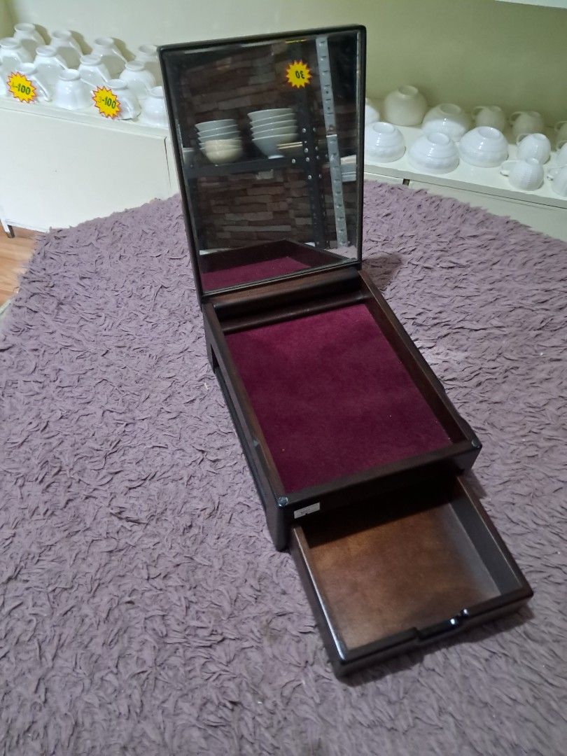 Jewelry box (Category: Accessory Holder, Box & Organizers) located in Cavite. Submitted by secretjapansurplus (Listing ID 1453219553, Image 1). Description: general trias cavite can shipped via lalamove.