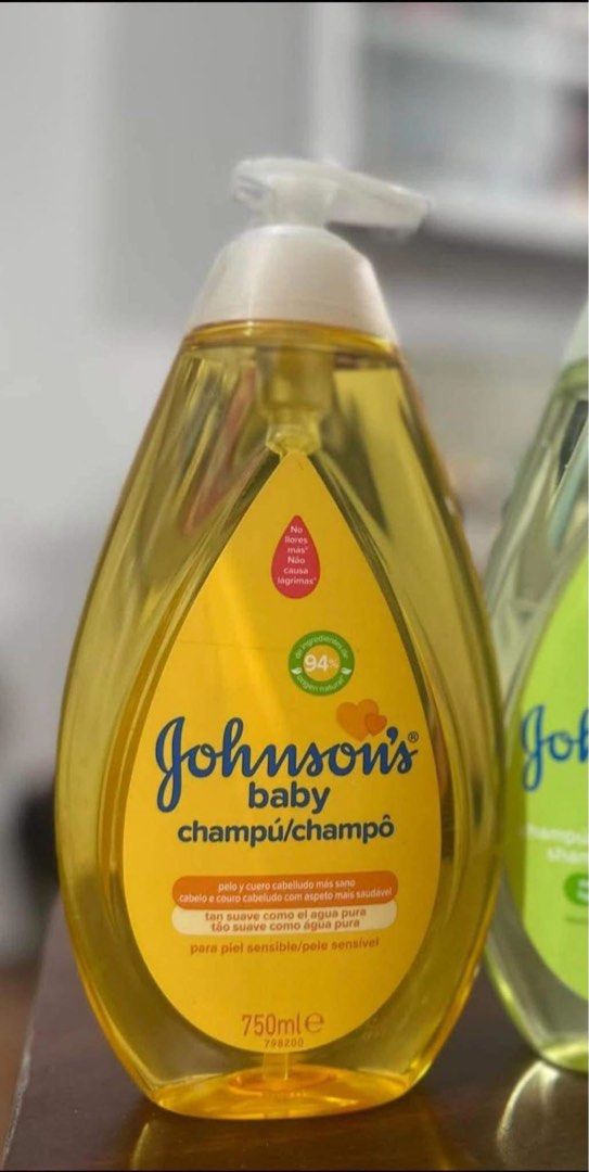 Johnsons Shampoo (Category: Diapers & Baby Wipes) located in Las Pinas. Submitted by UNQUARANTINED (Listing ID 1453130103, Image 1). Description: 750 ml.
