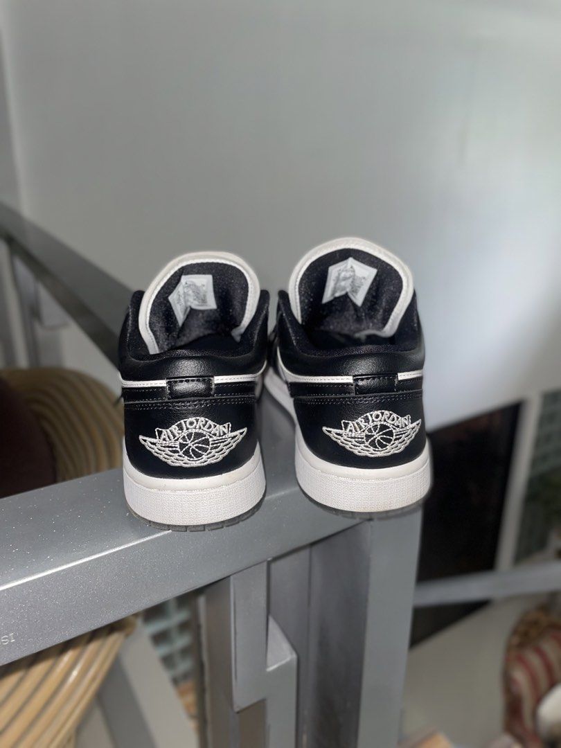 Jordan 1 low panda (womens) sz 8 (Category: Casual Shoes) located in Taguig. Submitted by zone26ph (Listing ID 1453075507, Image 3). Description: Price is negotiable, open for offers po🙇‍♀️ All original sent from the US by a relative, has subtle creese. No box na po, used 3-5times only. Still super clean Can arrange delivery 🚚.