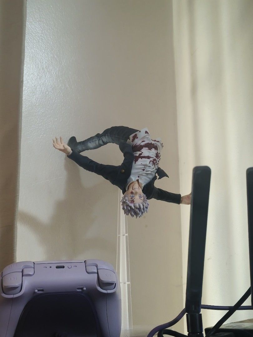 Jujutsu Kaisen Gojo Satoru Figure (Category: Figurines & Statues) located in Makati City. Submitted by sean_auditore (Listing ID 1453050552, Image 1). Description: - Jujutsu Kaisen Gojo Satoru figure - Dynamic mid-air action pose - Features blood splatter detail on shirt - Perfect for fans of the series - Includes display stand - No original box.