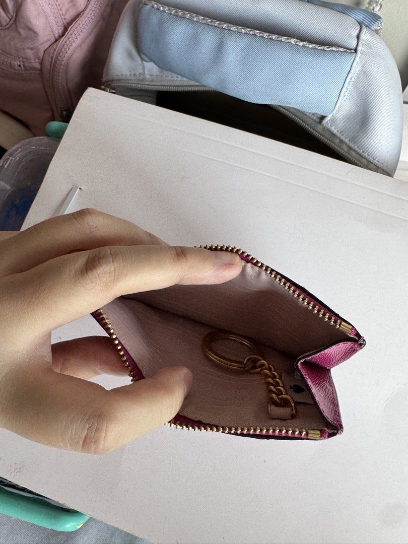 Kate Spade Card Holder (Category: Wallets & Card holders) located in Quezon City. Submitted by trichrox (Listing ID 1453092457, Image 3). Description: Kate Spade Card Holder.