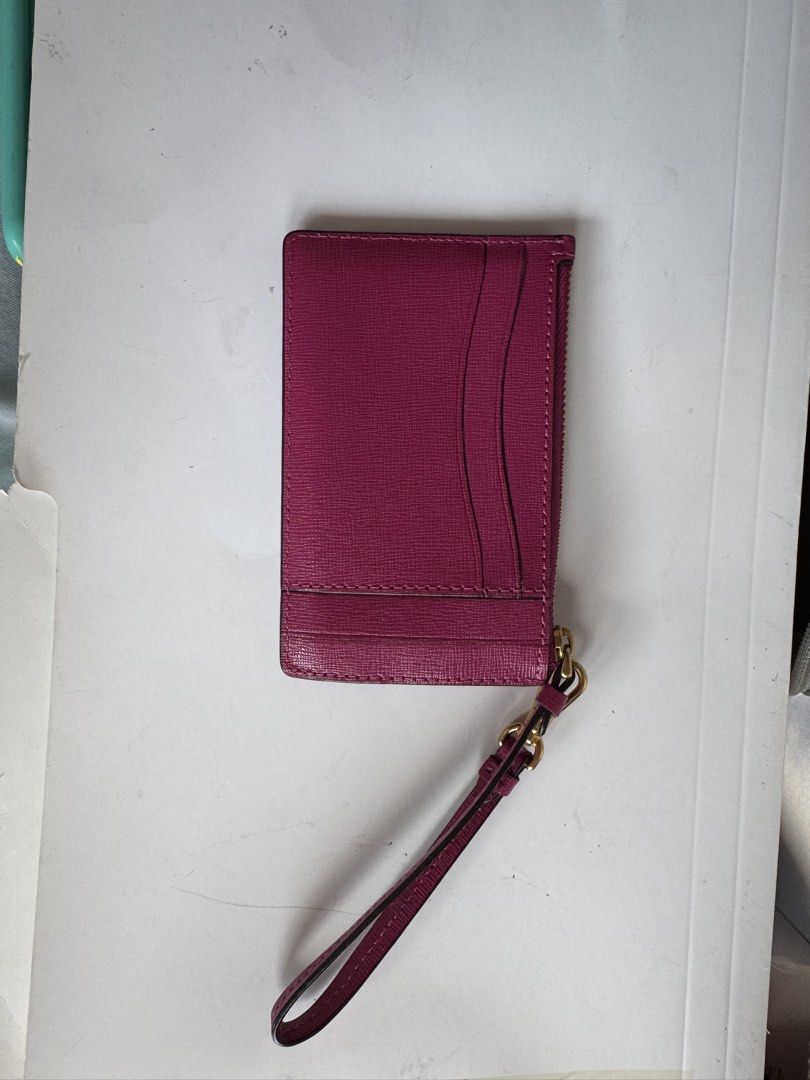Kate Spade Card Holder (Category: Wallets & Card holders) located in Quezon City. Submitted by trichrox (Listing ID 1453092457, Image 2). Description: Kate Spade Card Holder.