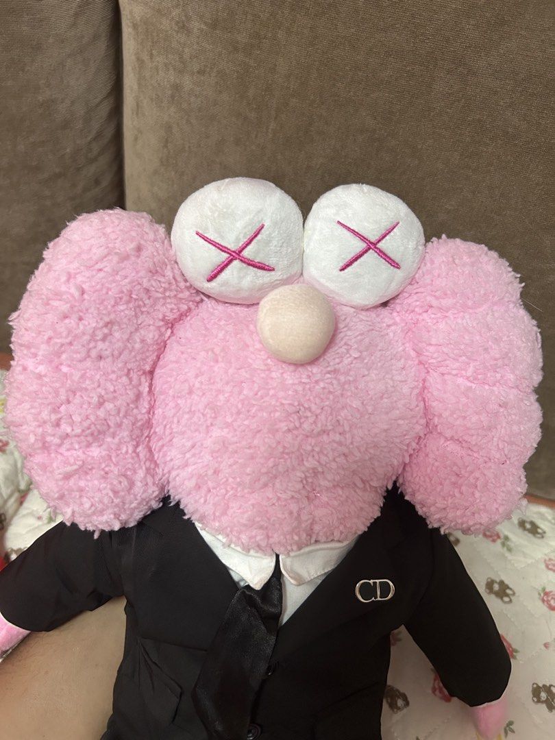 Dior x Kaws BFF Plush Doll (Category: Plushies & Soft Toys) located in Jordan. Submitted by pareng_j0mar (Listing ID 1453125032, Image 2). Description: See photos for details .