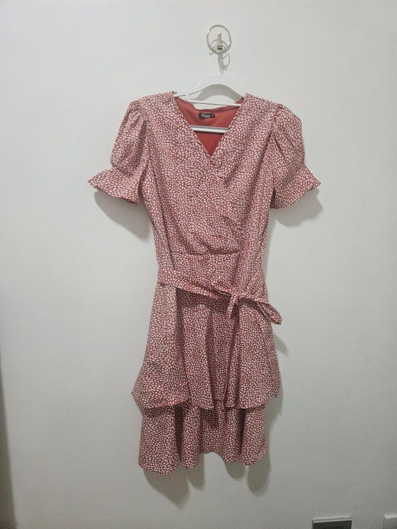 Krizia Dress (Category: Dresses) located in Makati City. Submitted by hellok08 (Listing ID 1453136653, Image 2). Description: Krizia Dress Small In very good used condition Really pretty in actual, comes with sash Approximate measurements, in inches: Armpit to armpit - 18 Waist - 14 Length - 29 MOP: BPI/GCash/Unionbank Pick up in Makati via Grab or Lalamove c/o buyer.