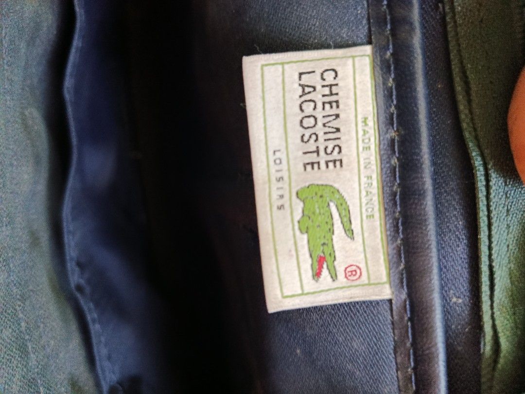 Lacoste messager bag (Category: Luxury Bags & Wallets) located in Manila. Submitted by youngdeer_4ec26d (Listing ID 1453110752, Image 3). Description: green no issue all good condition.