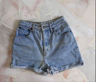 (Category: ) located in . Submitted by chicpea (Listing ID 1453189166, Image 1). Description: .