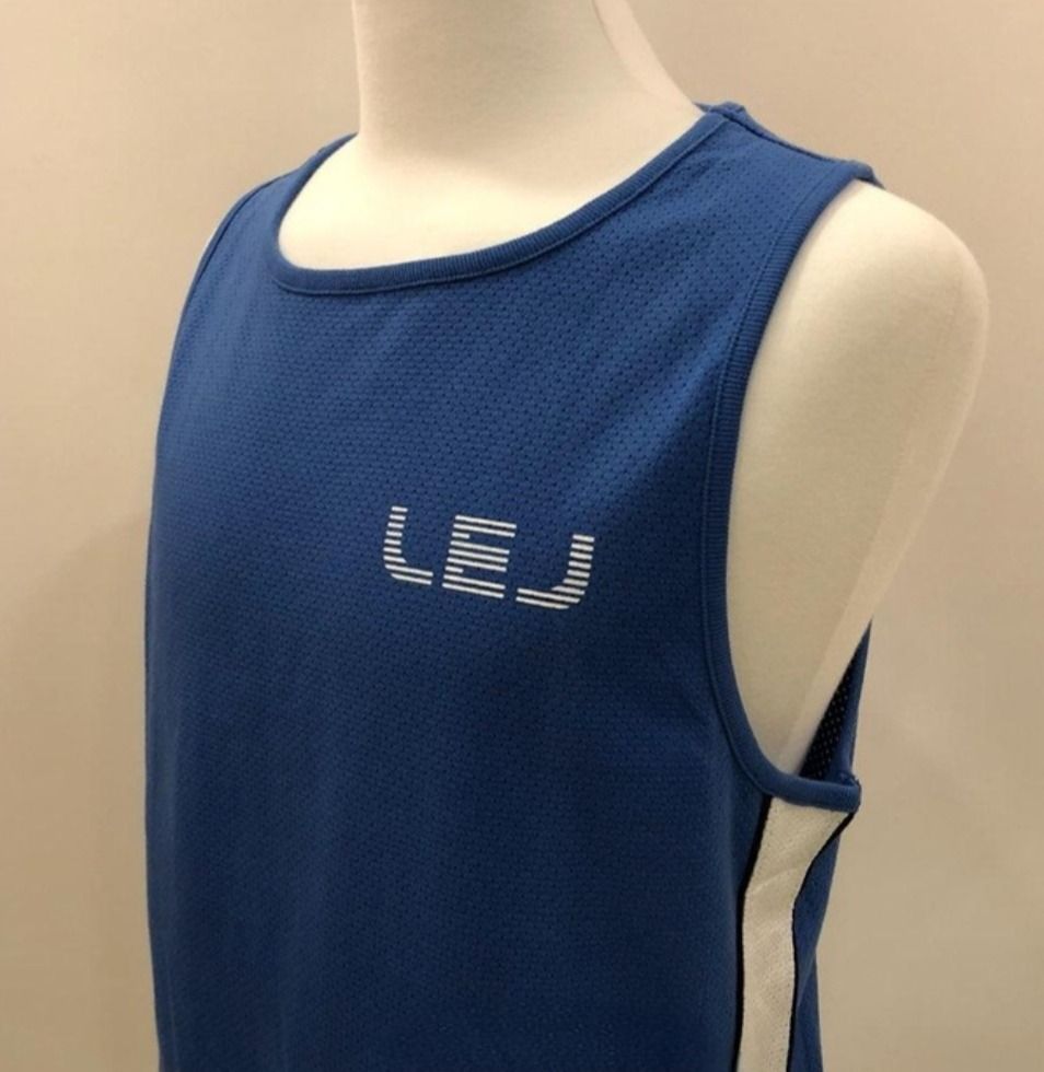 Levis y2k Engineered Vintage Sleeveless!!!! (Category: Tshirts & Polo Shirts ) located in Dimiao. Submitted by knsclothingapparel_2025 (Listing ID 1453205912, Image 2). Description: Levis Engineered y2k Vintage Authentic/ legit. Medium size 20 by 26 dimension, balikbayan box from USA. No issue on print still excellent condition. Tambak sa storage box. Dm for more details!!!.