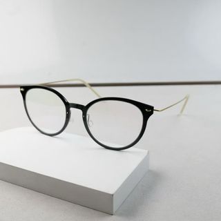 （分類：）位於 。 由 theone_eyewear 提交（商品編號 1453163584，圖片 1）。簡介： 。