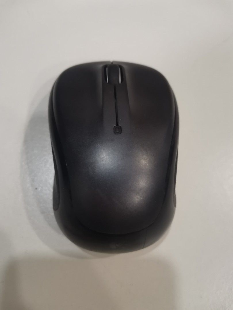 Logitech mouse wireless (Category: Mouse & Mousepads) located in Singapore. Submitted by bernardleong1983 (Listing ID 1453227908, Image 3). Description: Logitech wireless mouse.