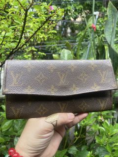 (Category: ) located in . Submitted by baglovers10 (Listing ID 1453112793, Image 1). Description: .