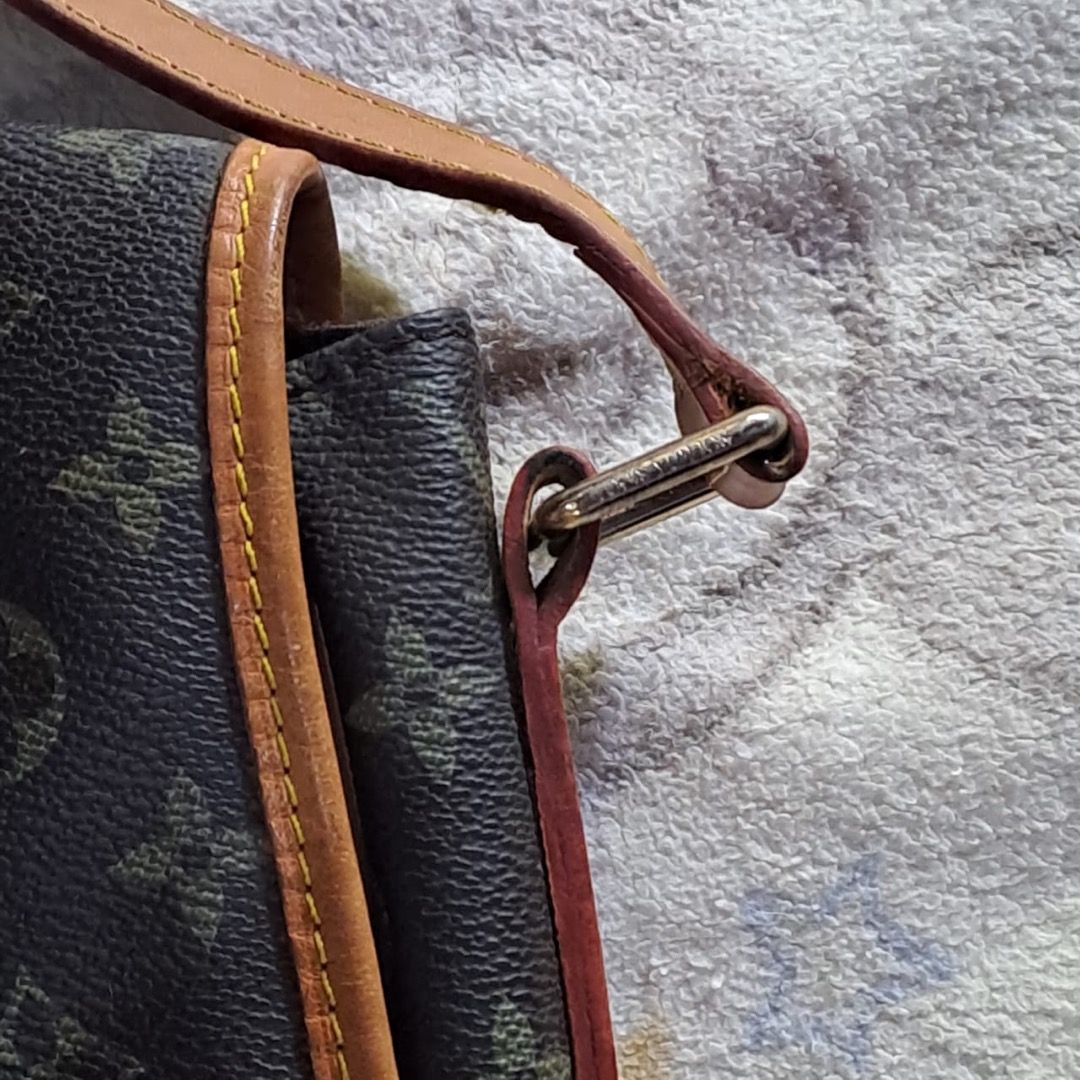 Louis Vuitton Monogram Shoulder Bag (Category: Luxury Bags & Wallets) located in Pila. Submitted by ester_aurea (Listing ID 1453074053, Image 3). Description: Preloved well kept Coded All zippers smooth All sides ok Gcash payment No cod - Louis Vuitton Shoulder Bag - Classic Monogram Canvas with Leather Trim - Interior Zip Pocket - Made in France - Date Code Visible - Perfect Everyday Bag.