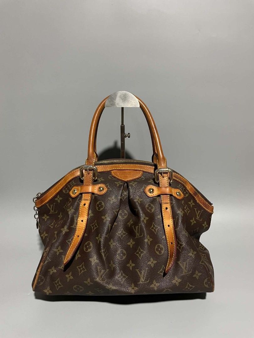 Louis Vuitton Tivoli GM (Category: Luxury Bags & Wallets) located in Cavite. Submitted by imgnr0 (Listing ID 1453164771, Image 1). Description: excellent condition check details pic message for more details .