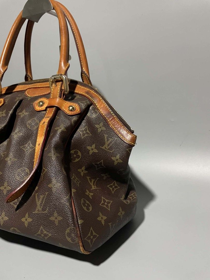 Louis Vuitton Tivoli GM (Category: Luxury Bags & Wallets) located in Cavite. Submitted by imgnr0 (Listing ID 1453164771, Image 3). Description: excellent condition check details pic message for more details .