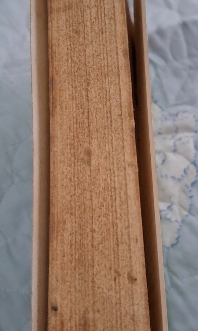 Lovely Bones by Alice Sebold (Category: Storybooks) located in Caloocan City. Submitted by haydee88 (Listing ID 1453234192, Image 3). Description: 🍒Preloved Old book 🍒Has visible signs of aging/usage, storage, have tanning & light creases 🍒Please manage your expectations.