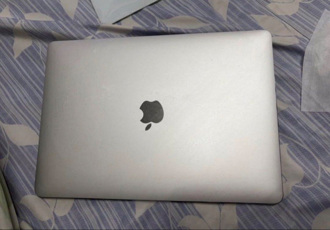 MacBook Pro 13-inch 2020 512GB (Category: Laptops & Notebooks) located in Caloocan City. Submitted by Limsoc (Listing ID 1453233468, Image 1). Description: Comes with a case, (pero the case has a small crack at the side due to use lang) Never been dropped and repaired Battery life is well used too, see photo for details, service is recommended. Comes with the box as well.