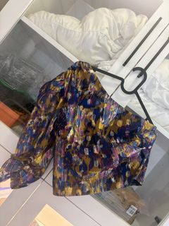 (Category: ) located in . Submitted by destashingmycloset (Listing ID 1453089899, Image 1). Description: .