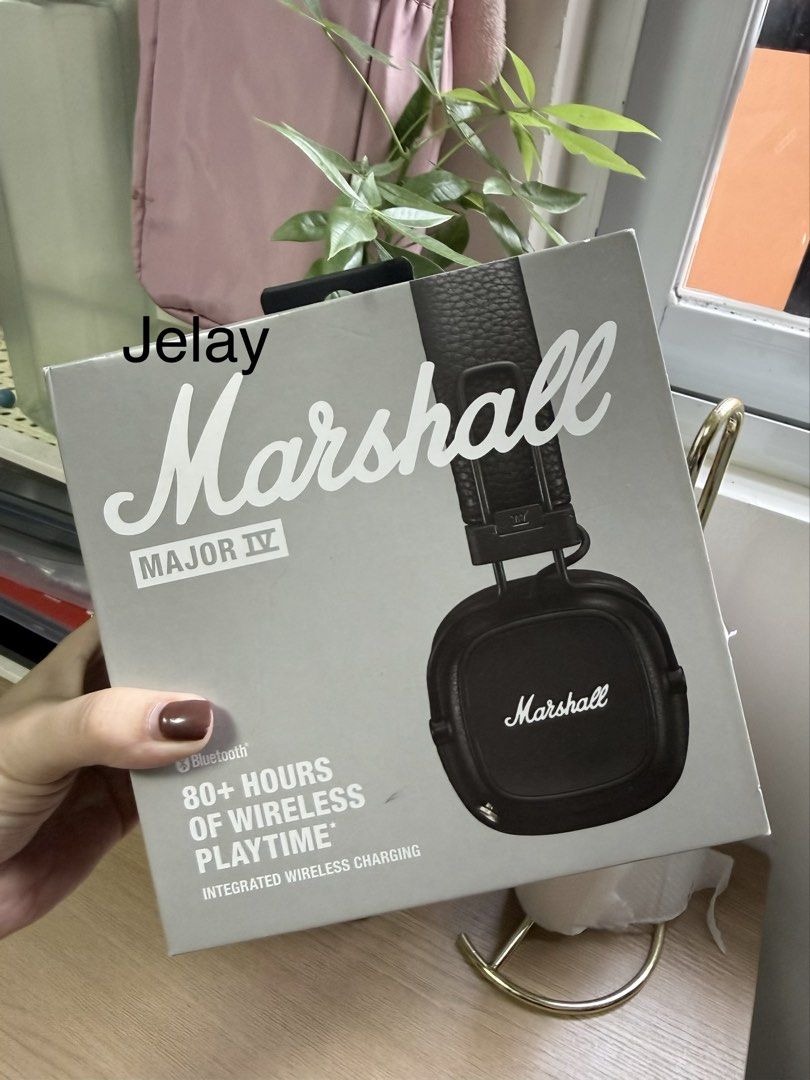 Marshall wireless headphone (Category: Headphones & Headsets) located in Valenzuela. Submitted by JelayVibora (Listing ID 1453075742, Image 1). Description: .