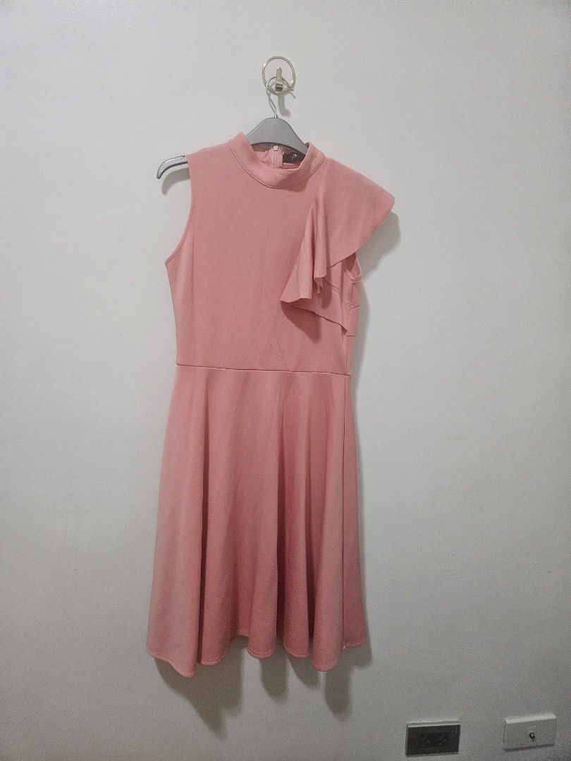Meg Pink Dress (Category: Dresses) located in Makati City. Submitted by hellok08 (Listing ID 1453129337, Image 2). Description: Meg Dress Small In excellent used condition Really pretty in actual Approximate measurements, in inches: Armpit to armpit - 17 Waist - 13.5 Length - 37 MOP: BPI/GCash/Unionbank Pick up in Makati via Grab or Lalamove c/o buyer.